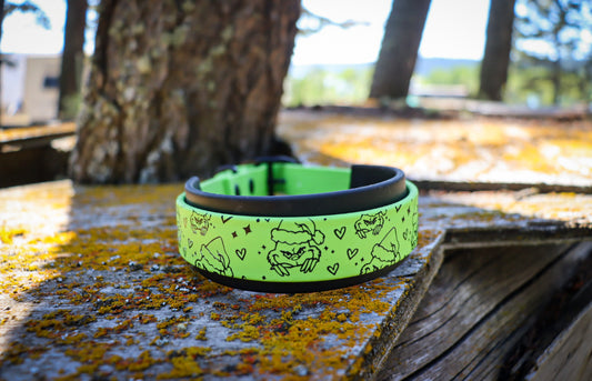 Grinch Buckle Collar